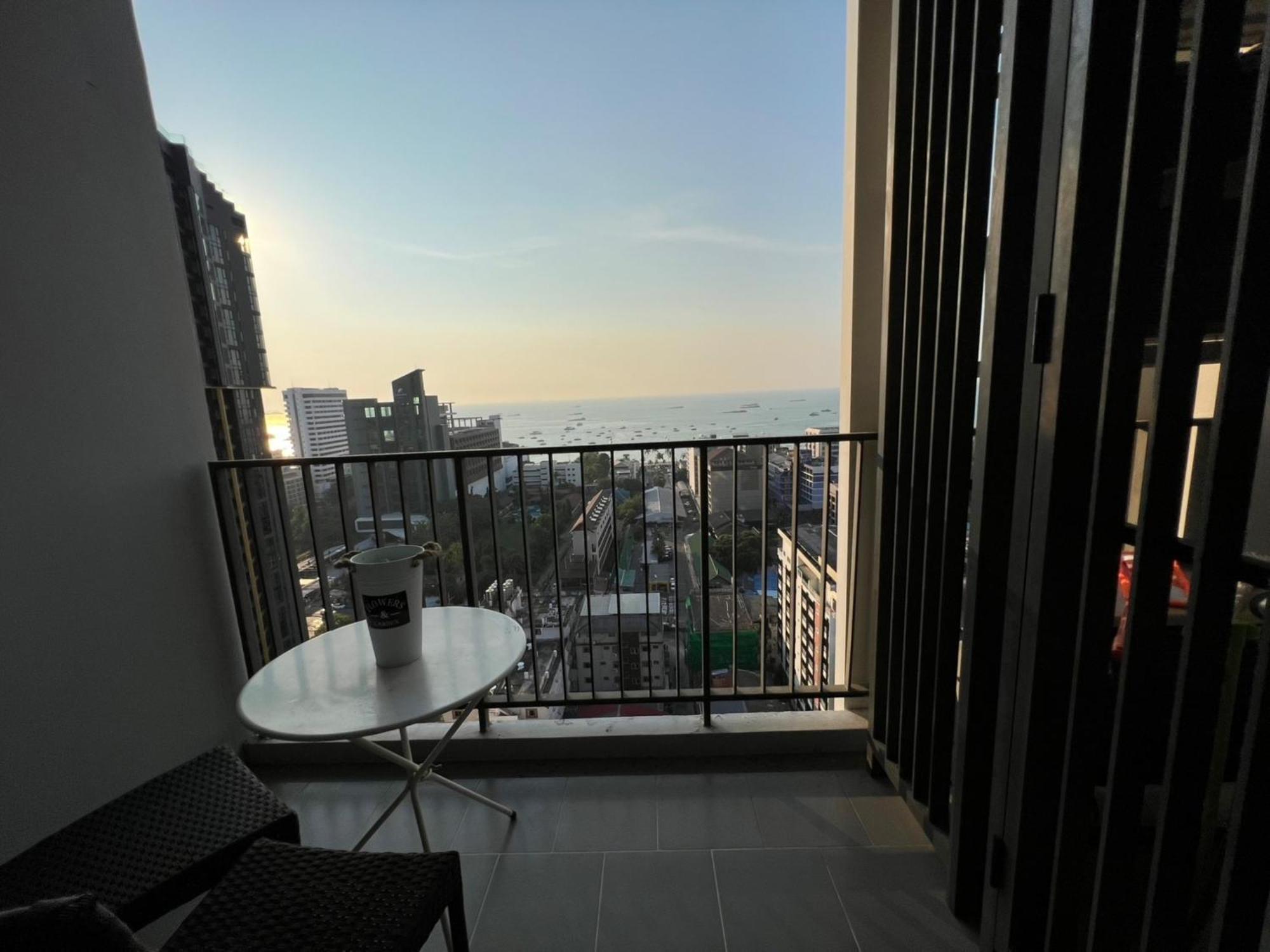 The Base Central Pattaya By Mickey Ngoại thất bức ảnh